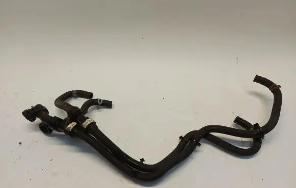 Tesla Model S Engine coolant pipe/hose 1058668-00-d