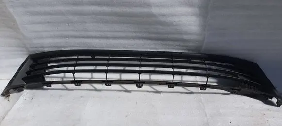 Toyota Auris E180 Front bumper lower grill 5311202370