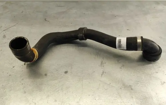 Coolant pipe/hose