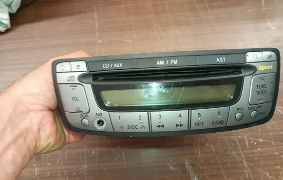 Radio/CD/DVD/GPS head unit