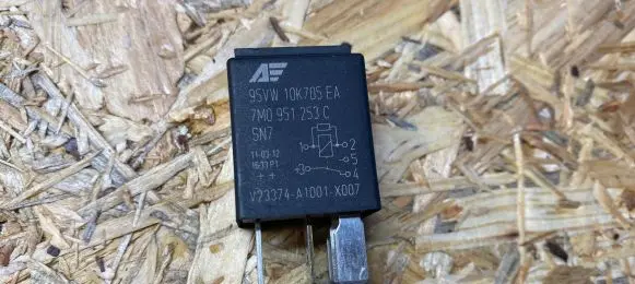 Audi A6 S6 C6 4F Other relay 7M0951253C