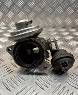 Audi A4 S4 B6 8E 8H EGR valve 038129637 038131501E