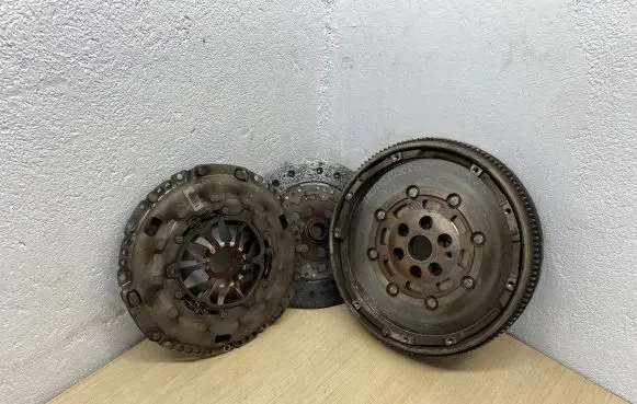 Volkswagen PASSAT B6 Flywheel 06F105264C