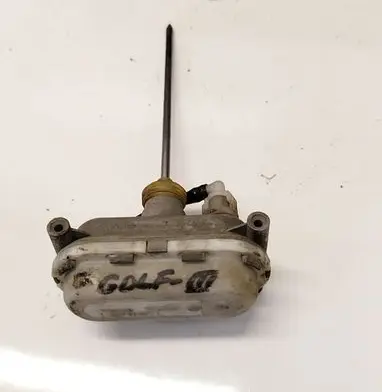 Volkswagen Golf III Central locking vacuum pump