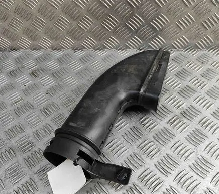 Mercedes-Benz E A207 Air intake duct part A6510903437
