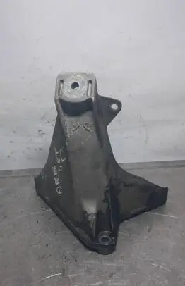 Volkswagen PASSAT B5 Engine mounting bracket 8D0199308L