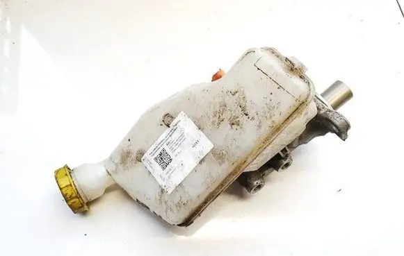 Master brake cylinder