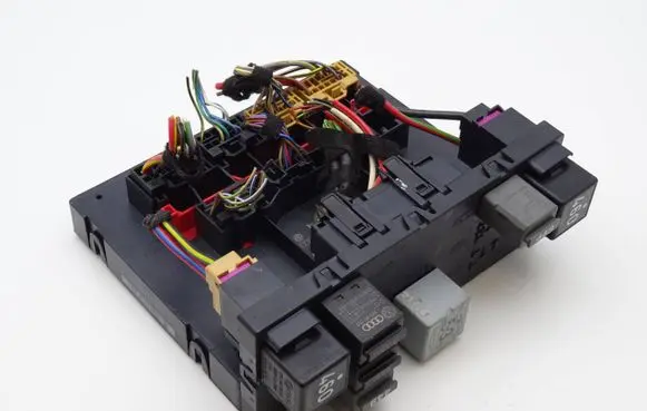 Skoda Octavia Mk2 (1Z) Comfort/convenience module 3C8937049E