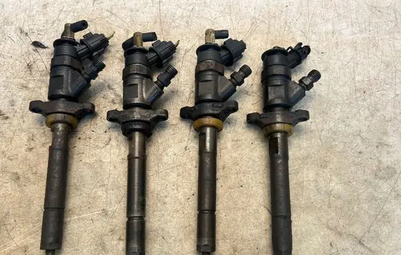 Peugeot 308 Fuel injectors set 0445110311 620033