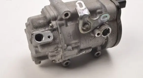 Toyota Prius (XW50) Air conditioning (A/C) compressor (pump) 0424000371