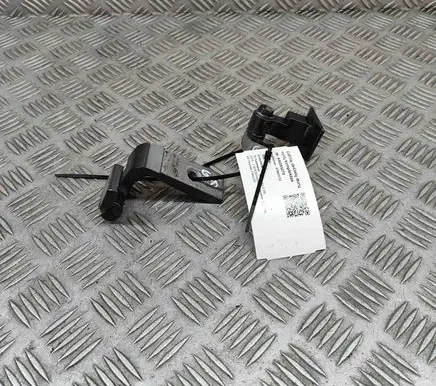 Rear door hinge set