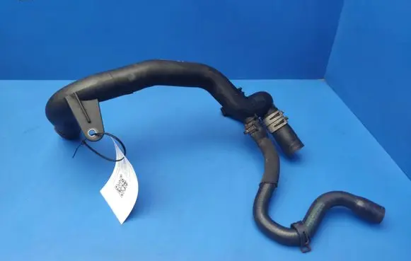 Mercedes-Benz B W245 Engine coolant pipe/hose A6402001352