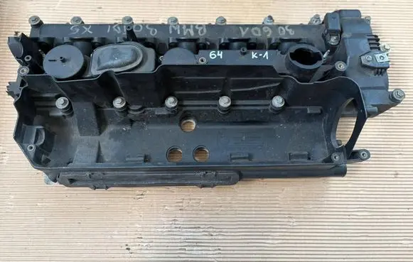 BMW X5 E70 Rocker cam cover 7787980 928400458