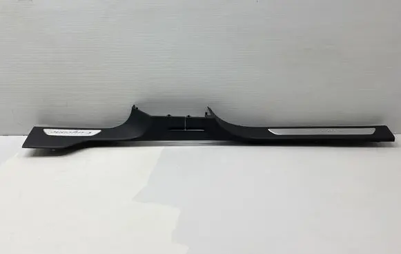 Porsche Cayenne (9Y0 9Y3) Front sill trim cover 760853845A