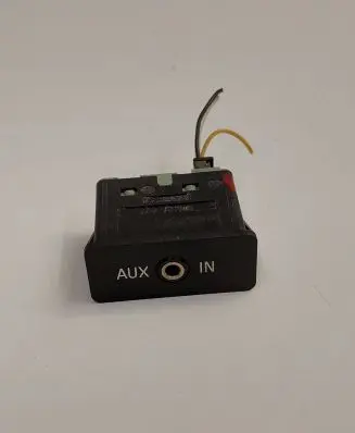 BMW 5 E60 E61 AUX in-socket connector 6986791