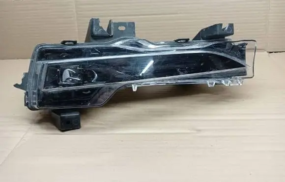 Tesla Model 3 Front fog light 162479700A DC522303B00340 10302022