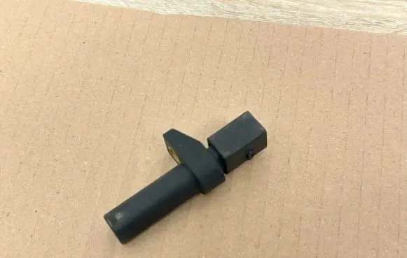 Mercedes-Benz C W204 Crankshaft position sensor A0031532828