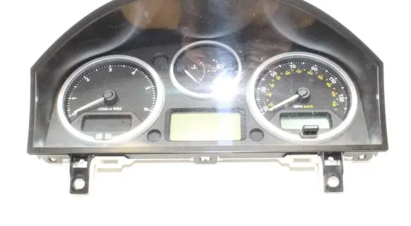 Land Rover Discovery 3 - LR3 Speedometer (instrument cluster) 8H2210849BA