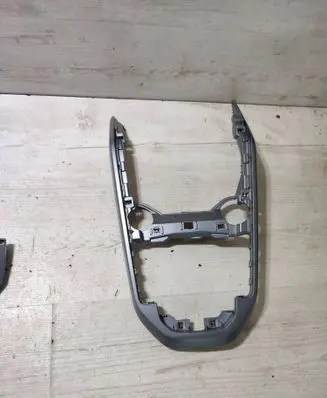 Seat Arona Other center console (tunnel) element 6F1863681