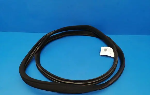 Mercedes-Benz C W204 Front door rubber seal A2046971051