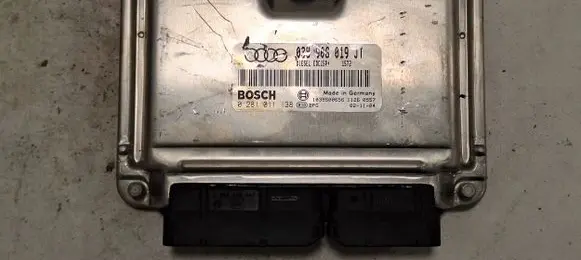 Audi A4 S4 B6 8E 8H Engine control unit/module 0281011138 1039S00656 038906019JT