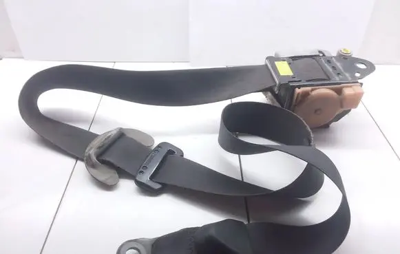 Toyota Avensis Verso Front seatbelt E40431039