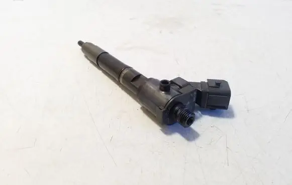 Volvo XC60 Fuel injector 31452113