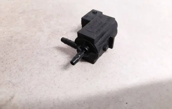 BMW 5 F10 F11 Turbo solenoid valve 70231800 7810831