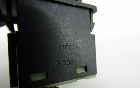 Nissan Almera N16 Headlight level height control switch