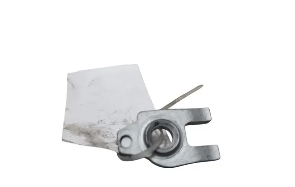 Nissan Qashqai Fuel Injector clamp holder 