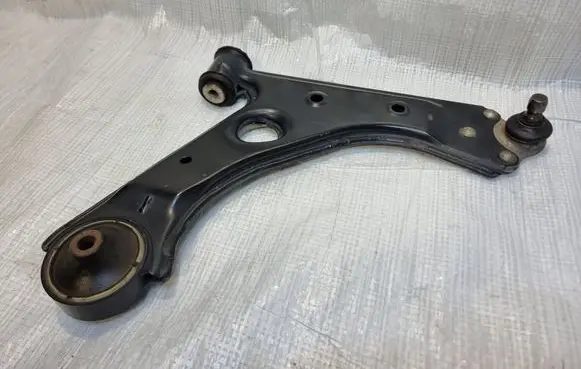 Opel Corsa E Front control arm 