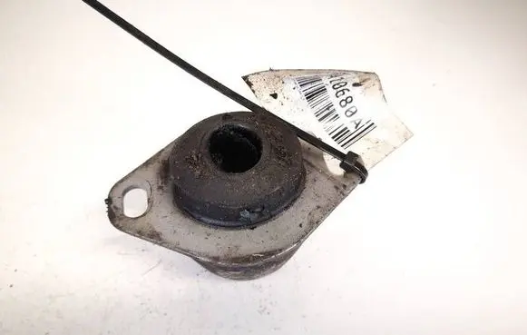 Engine mount bracket