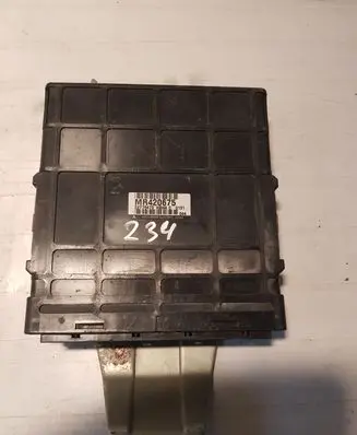 Mitsubishi Eclipse Engine control unit/module MR420675 E2T76473