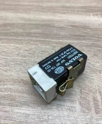 Volvo S40, V40 Other relay 30817501 5DF00773600