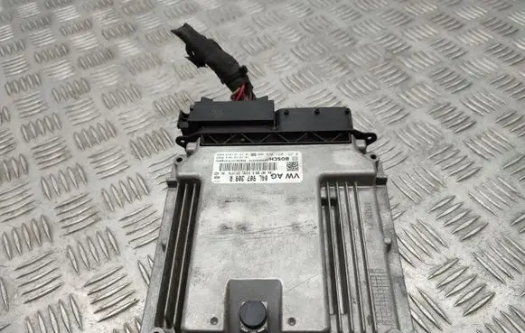 Volkswagen PASSAT B8 Engine control unit/module 04L907309R