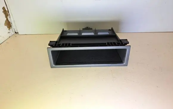 Volkswagen Polo IV 9N3 Dashboard storage box/compartment 6Q0857919A