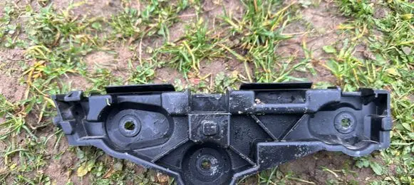 Renault Sandero II Front bumper mounting bracket 622227385
