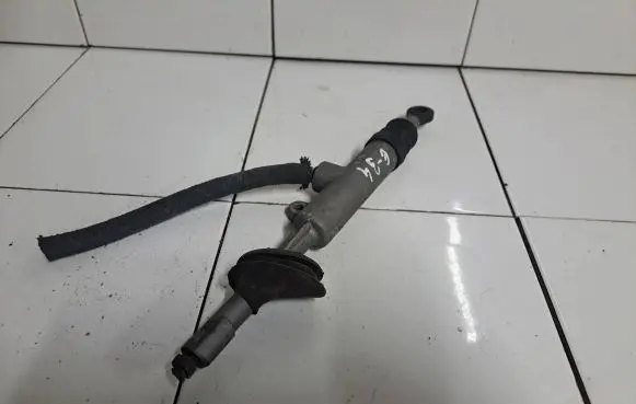 BMW 5 E34 Clutch master cylinder S5459A