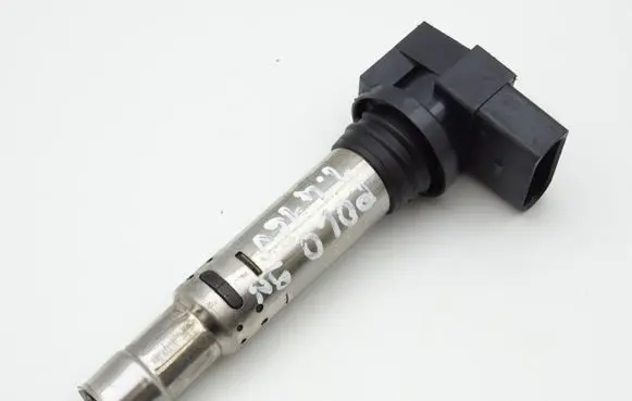 Volkswagen Polo IV 9N3 High voltage ignition coil U5002 U5002336N R0401S0400