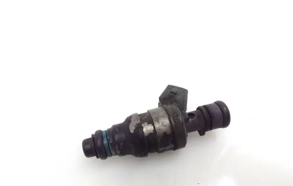 Mercedes-Benz E W124 Fuel injector 0280155209 0000787323