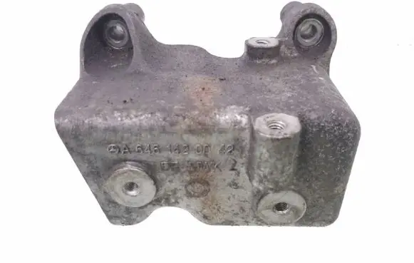 Mercedes-Benz Vito Viano W639 EGR valve cooler bracket A6461420042