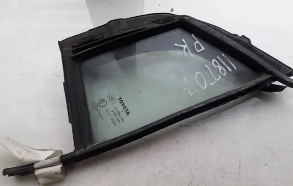 Toyota Yaris Front door vent window glass four-door 
