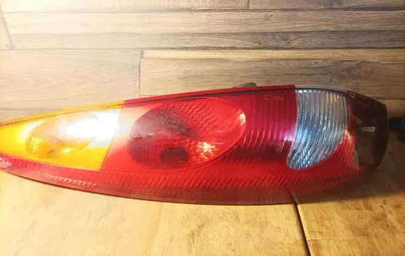 Nissan Almera Tino Rear/tail lights