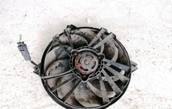 Citroen Xsara Radiator cooling fan shroud