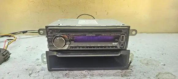 Honda CR-V Radio/CD/DVD/GPS head unit KDCDAB41U KENWOOD Y21797270