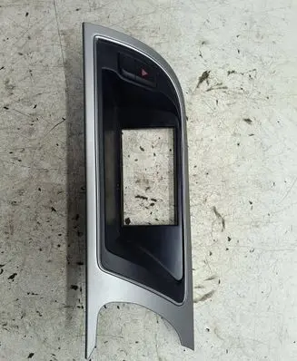 Audi A5 8T 8F Radio/GPS head unit trim 8T2857185D
