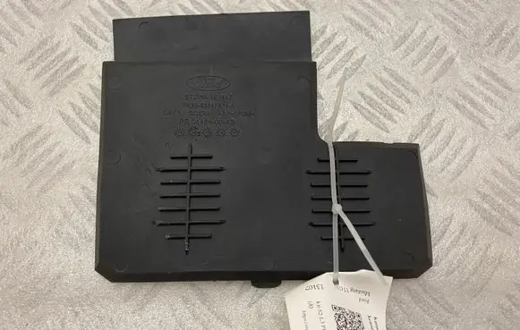 Ford Mustang VI Central console drawer/shelf pad FR3B63047A74A