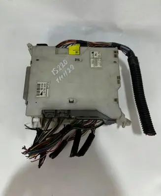 Lexus IS III XE30 Fuse module 8273053050