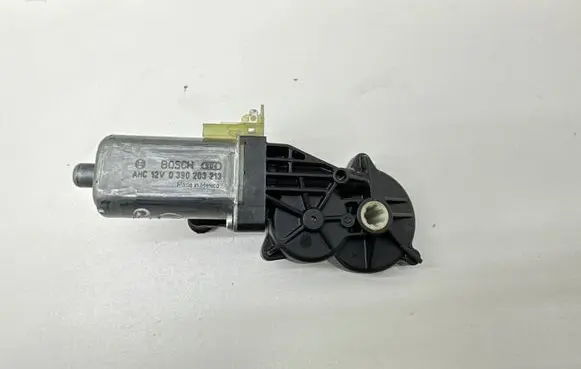 Mercedes-Benz ML W164 Seat adjustment motor 0390203213 82064808
