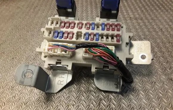 Fuse box set